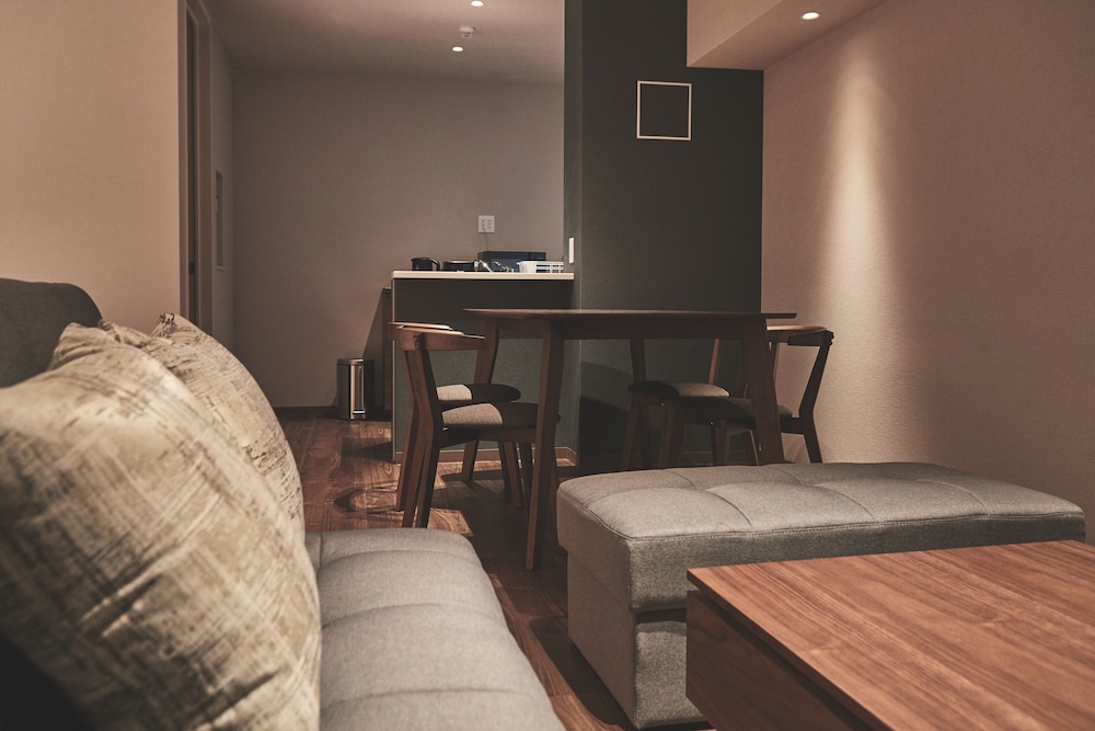 セミダブルベッド, クイーンベッド, ソファベッド Type F 禁煙 客室3 | ReLA Higashimatsudo