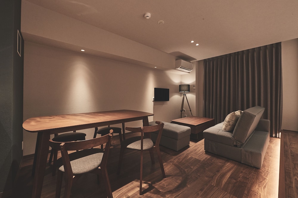 セミダブルベッド, クイーンベッド, ソファベッド Type F 禁煙 客室12 | ReLA Higashimatsudo