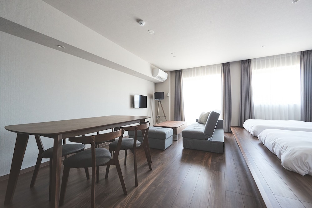 セミダブルベッド, クイーンベッド, ソファベッド Type F 禁煙 客室4 | ReLA Higashimatsudo