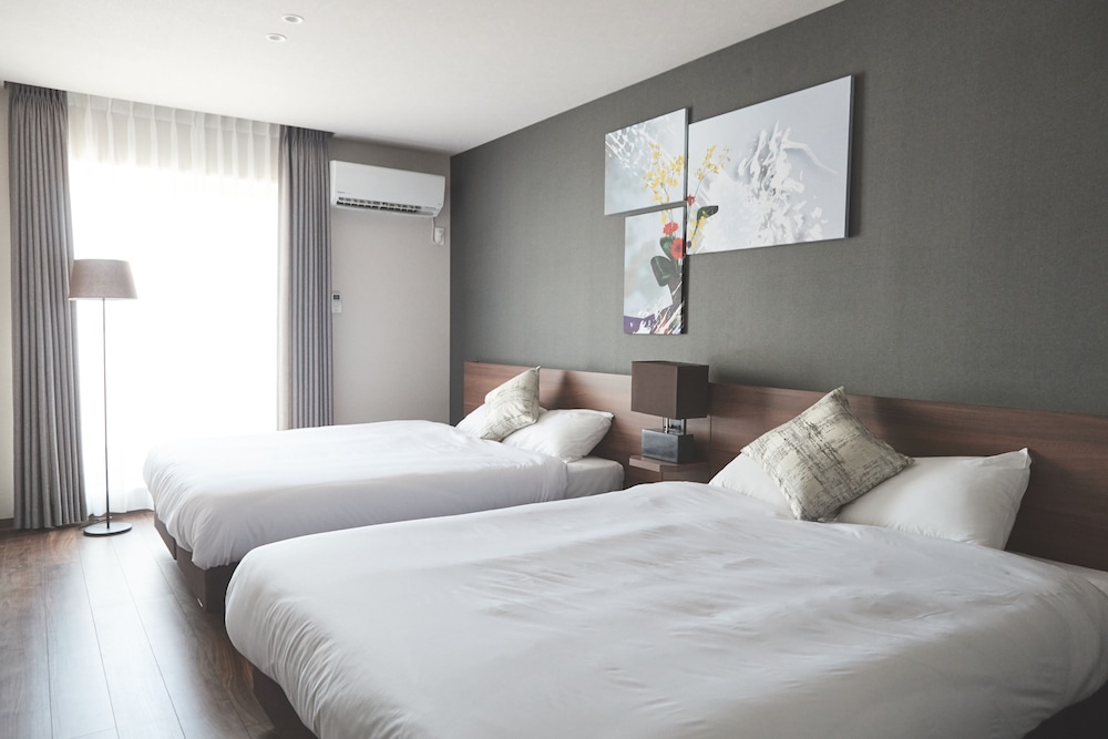 セミダブルベッド, クイーンベッド, ソファベッド Type F 禁煙 客室5 | ReLA Higashimatsudo