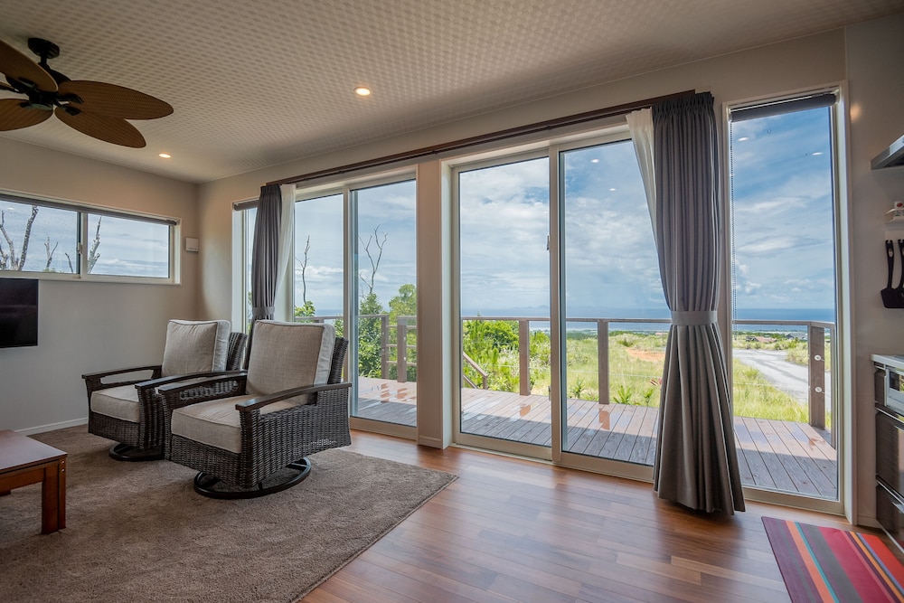 ヴィラ 禁煙 リビング エリア0 | マカイグリーン