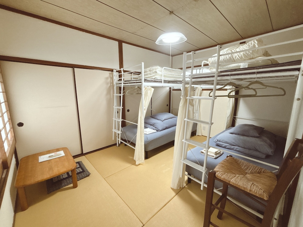 エコノミー 4 人部屋 禁煙 | Guest House & Beach Cafe fuego