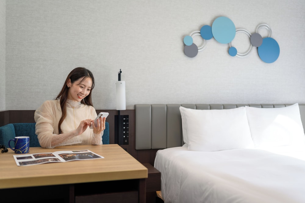 コンフォート ダブルルーム 禁煙 (シャワーブースのみ) 客室5 | ザ ロイヤルパーク キャンバス 神戸三宮