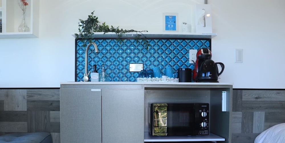 Ocean Window Room 禁煙 専用簡易キッチン1 | Glory island okinawa-Yabusachi Resort-