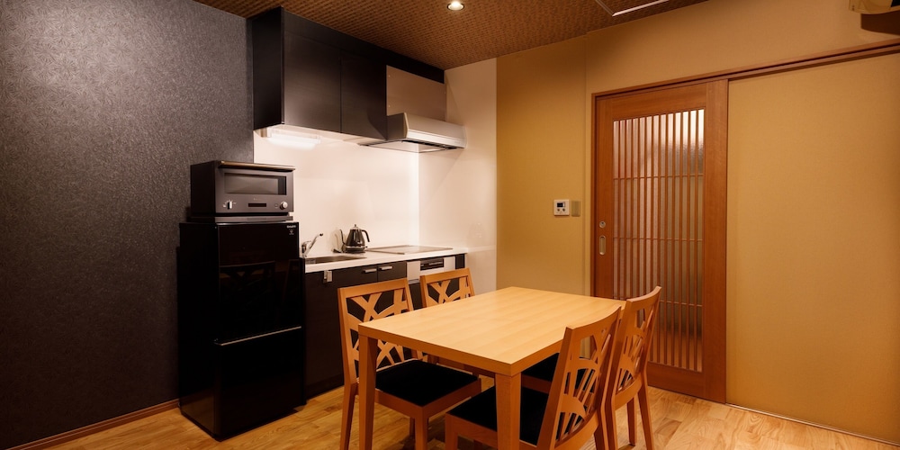 一棟貸し 禁煙 ダイニングルーム0 | Connect inn Gionbishamoncho