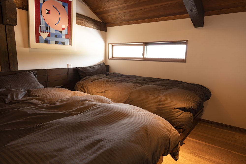 洋室 離れ付き(風穴)禁煙 | 小豆島 三都の郷