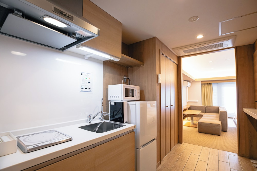 コンフォート 4 人部屋 専用キッチン0 | ゴールドステイ栄