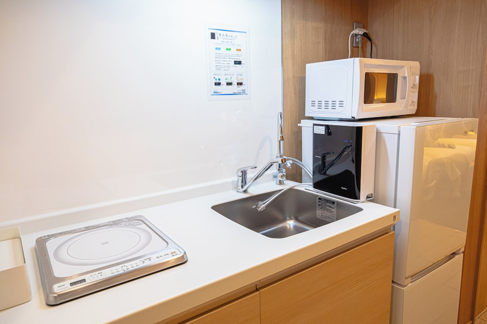 コンフォート 4 人部屋 専用キッチン1 | ゴールドステイ栄