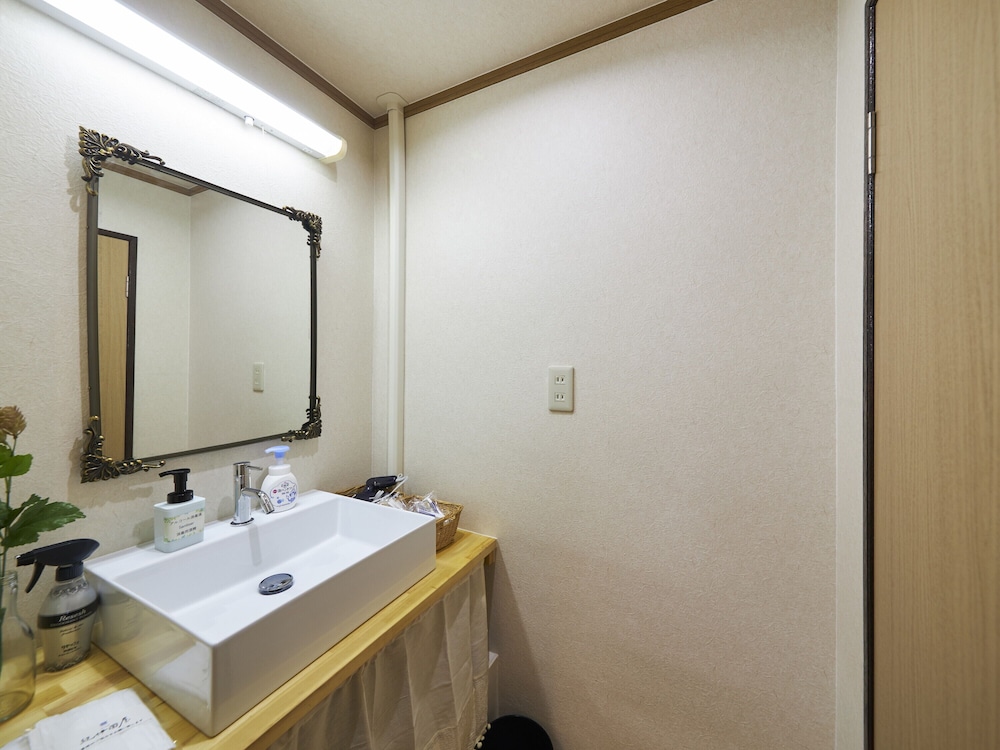 アパートメント 禁煙 (3F) バスルームのシンク0 | おやど紀伊国屋 新地町