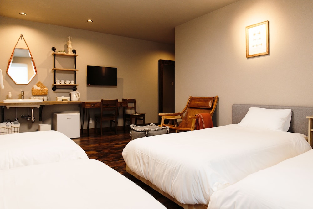 4 人部屋 禁煙 (1907) 客室1 | ランプスタンド ステイ 旭川