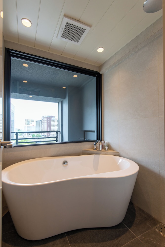 ファミリースイート 禁煙 バスルーム2 | MKホテルズ西中洲