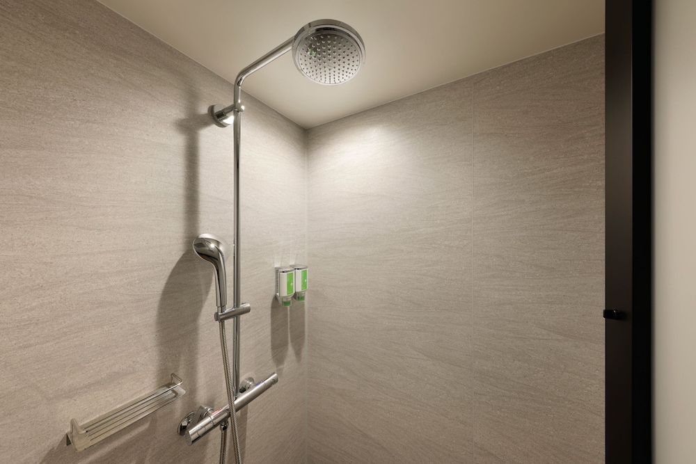 スタンダード ルーム シングルベッド 2 台 バスルーム1 | フェアフィールド・バイ・マリオット・三重熊野古道みはま