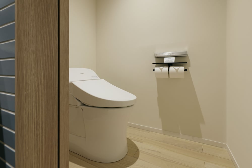 スタンダード ルーム シングルベッド 2 台 バスルーム0 | フェアフィールド・バイ・マリオット・三重熊野古道みはま