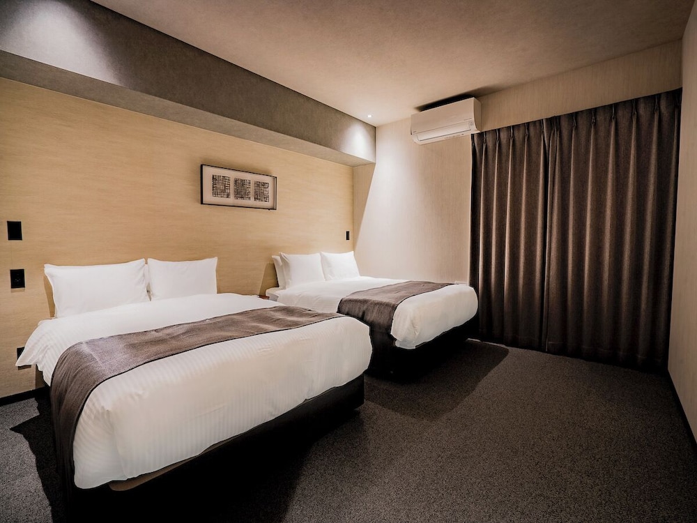 Deluxe Suite 客室1 | ランドーホテルなんば大阪スイーツ
