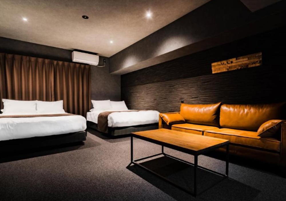 Deluxe Twin Room | ランドーホテルなんば大阪スイーツ