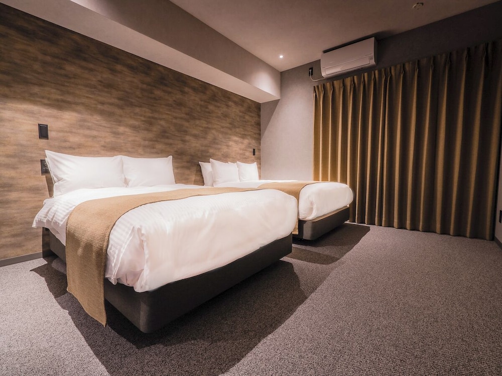 Deluxe Triple Room | ランドーホテルなんば大阪スイーツ