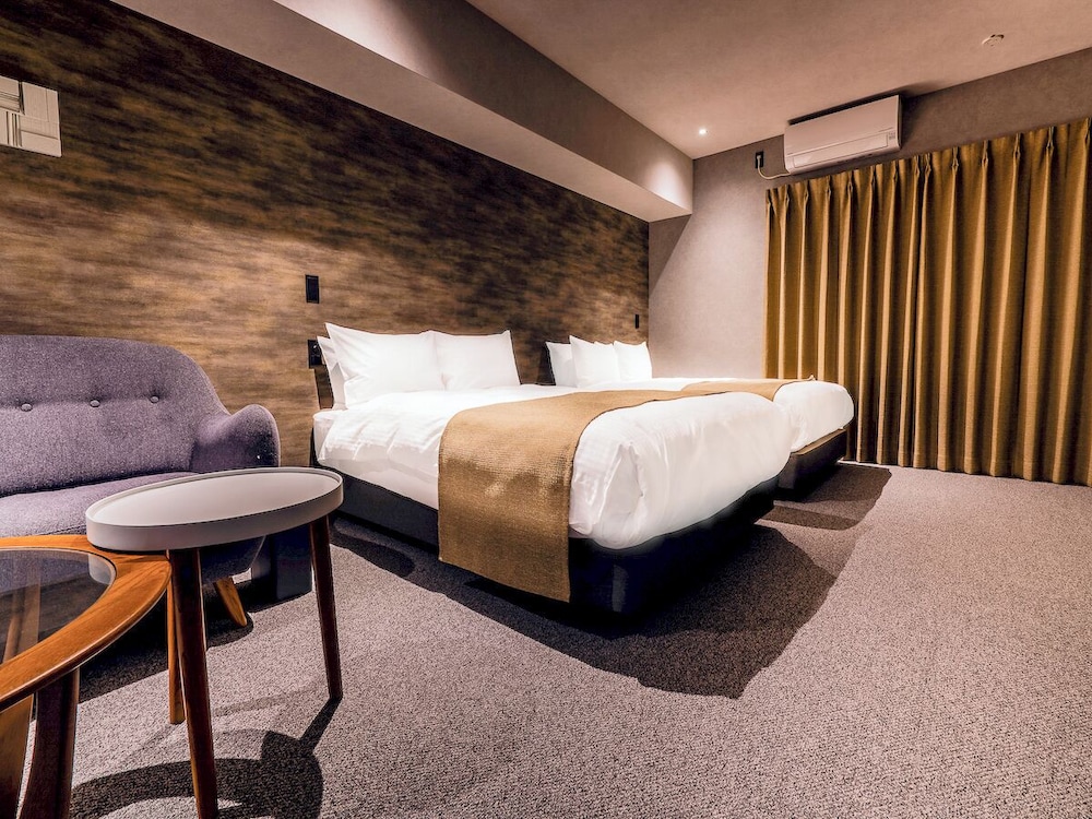 Deluxe Triple Room 客室1 | ランドーホテルなんば大阪スイーツ