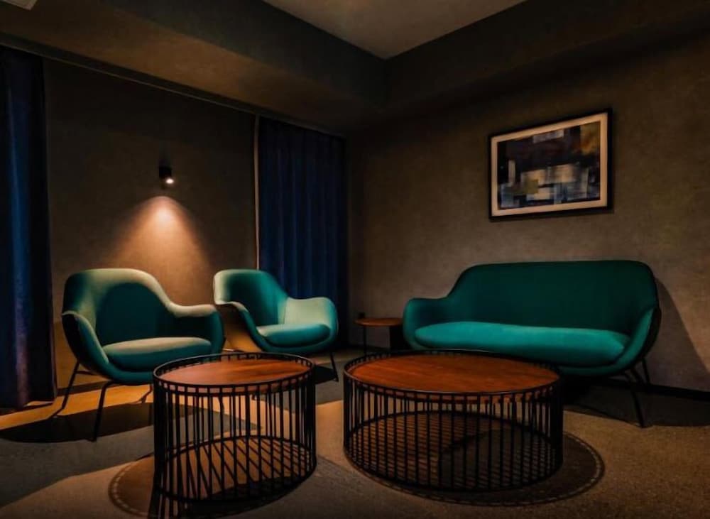 Deluxe Suite with Spa Bath リビング エリア0 | ランドーホテルなんば大阪スイーツ