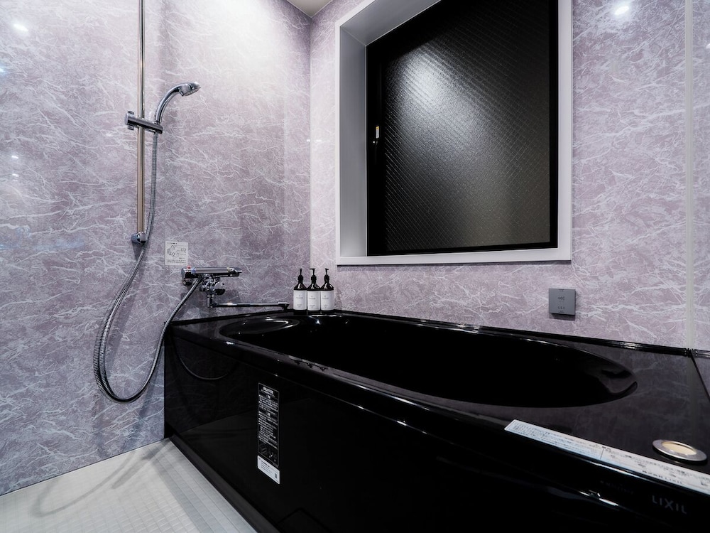 Deluxe Twin Room バスルーム0 | ランドーホテルなんば大阪スイーツ