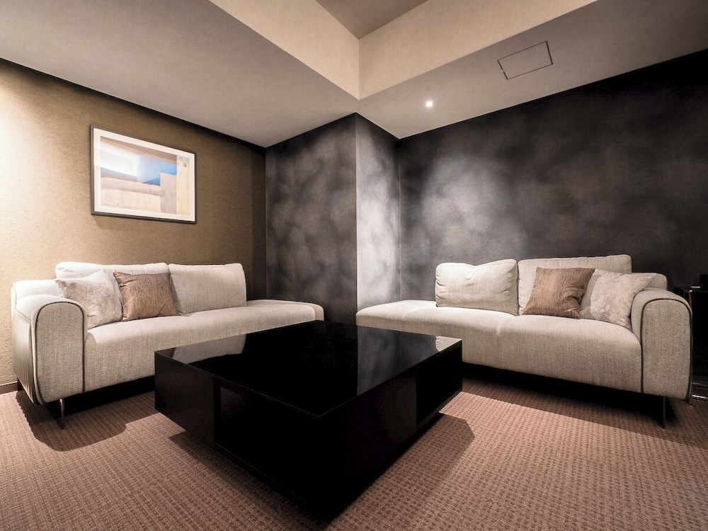 Superior Suite with Hinoki リビング エリア0 | ランドーホテルなんば大阪スイーツ