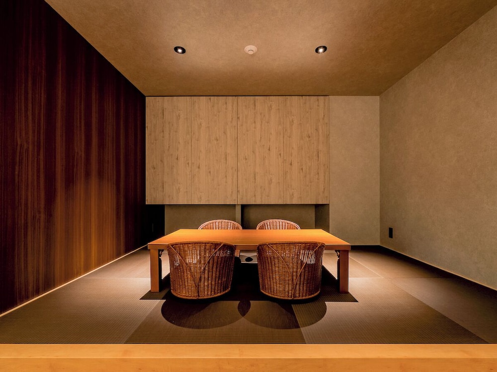 Suite リビング エリア0 | ランドーホテルなんば大阪スイーツ