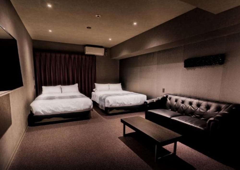 Deluxe Triple Room 客室1 | ランドーホテルなんば大阪スイーツ