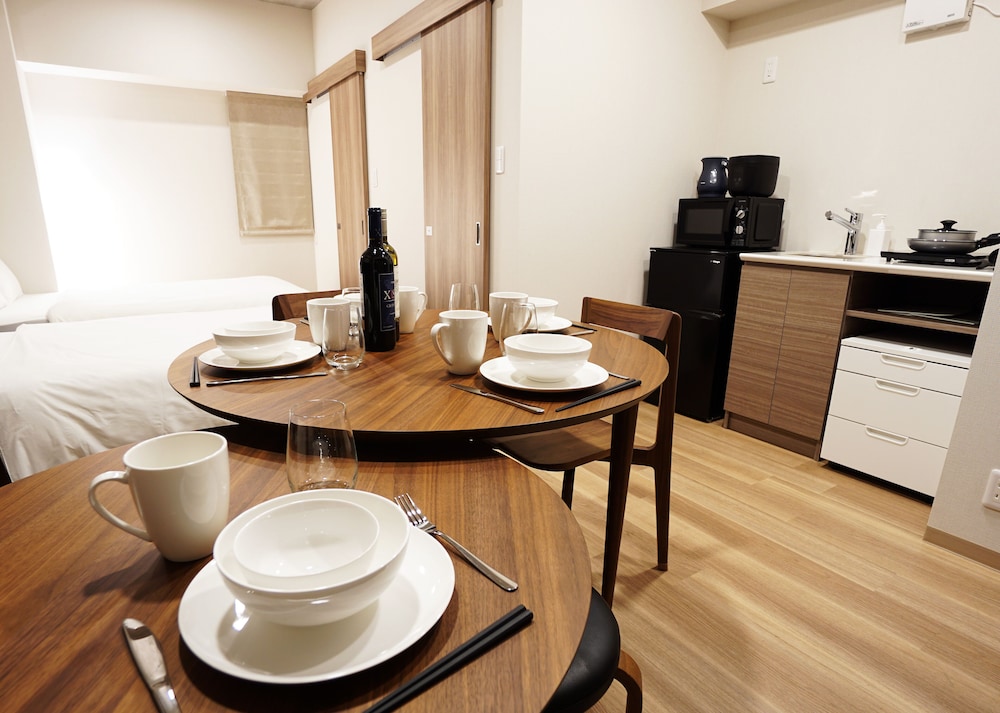 エクスクルーシブ スイート 禁煙 リビング エリア2 | Prime Suites Tokyo