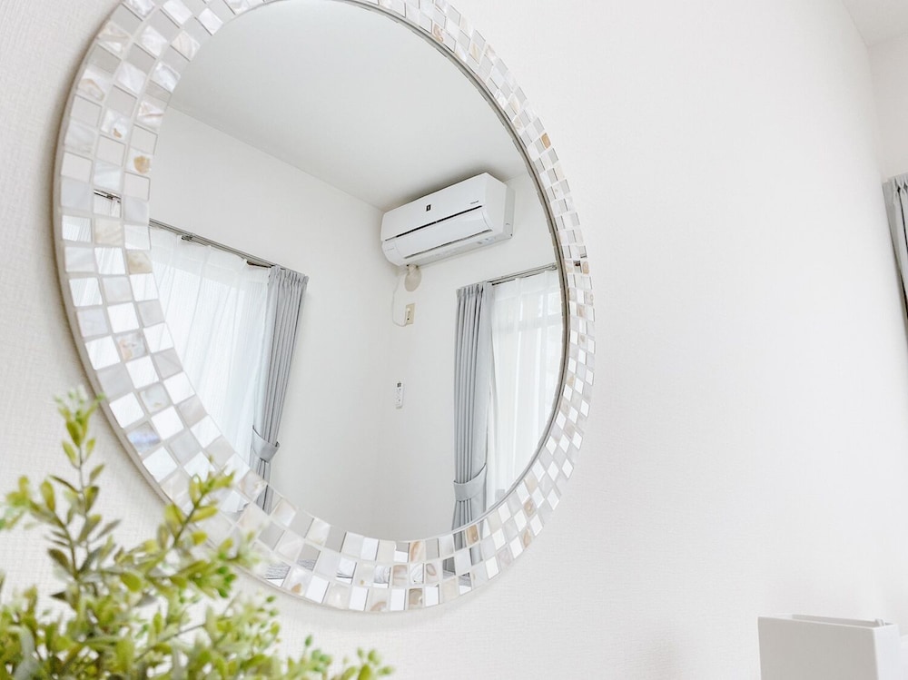 3ベッドルームアパートメント バルコニー付き 302号室 客室の設備とサービス1 | おうちホテル五日市