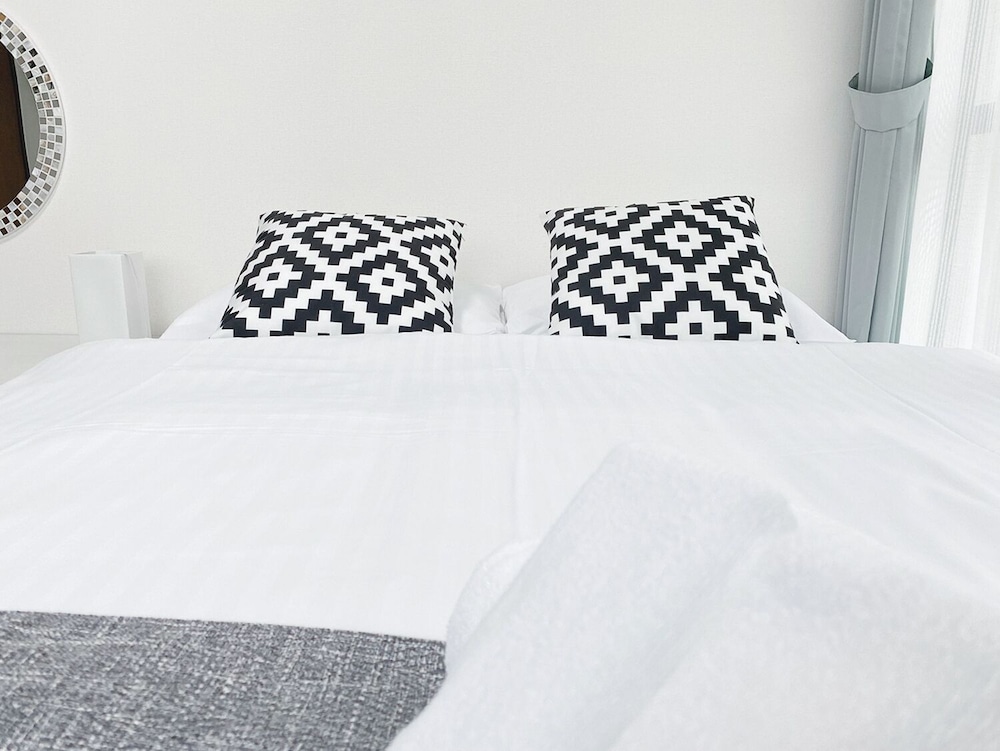 3ベッドルームアパートメント バルコニー付き 302号室 | おうちホテル五日市