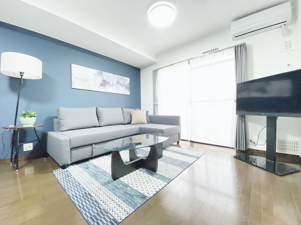 3ベッドルームアパートメント バルコニー付き 301号室 リビング エリア2 | おうちホテル五日市