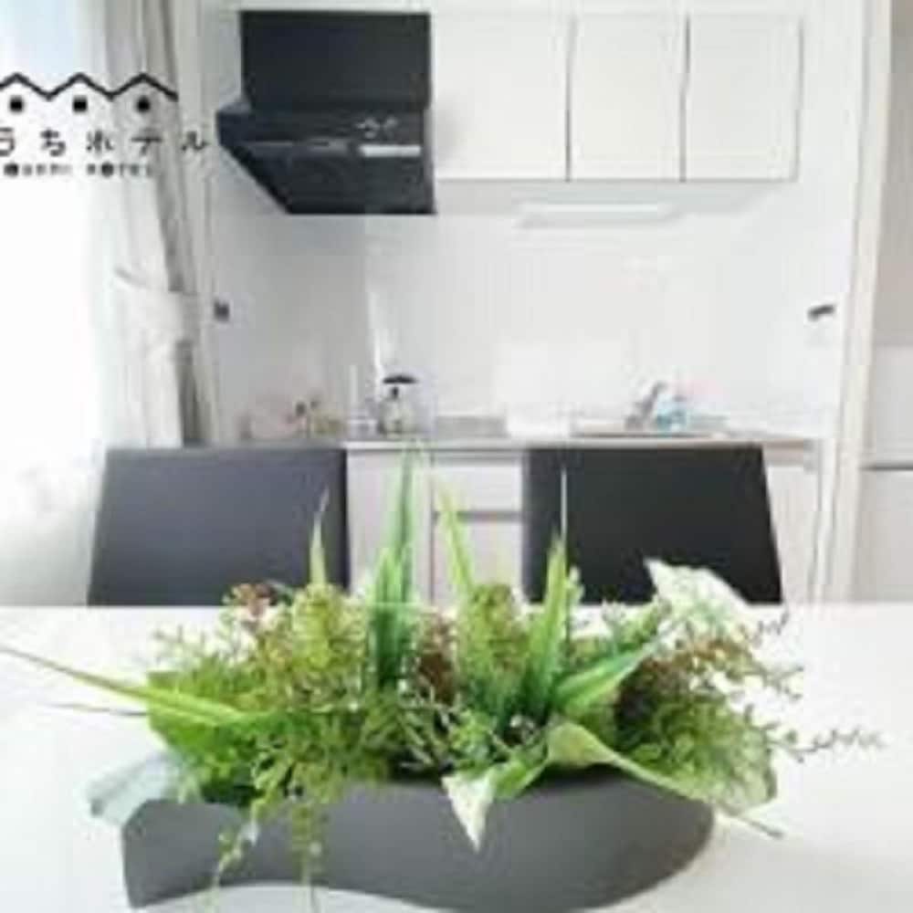 1ベッドルームアパートメント バルコニー付き 101号室 客室1 | おうちホテル宮島口