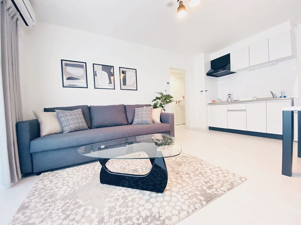 1ベッドルームアパートメント バルコニー付き 103号室 リビング エリア0 | おうちホテル宮島口