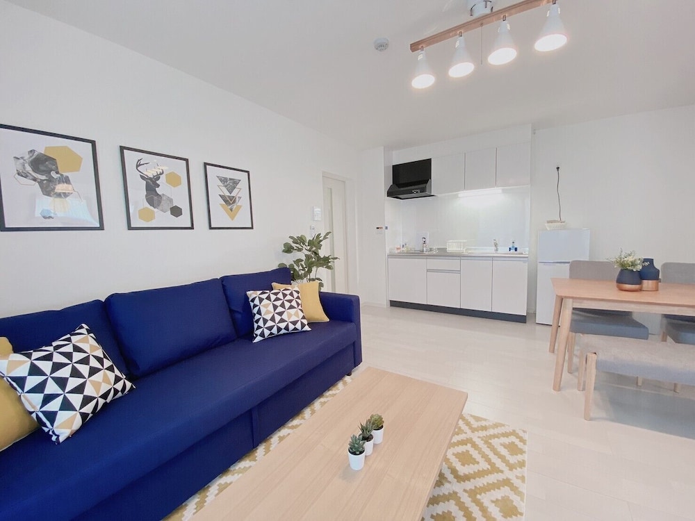 1ベッドルームアパートメント バルコニー付き 203号室 リビング エリア0 | おうちホテル宮島口