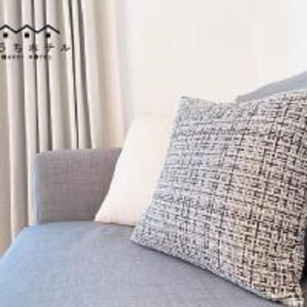 1ベッドルームアパートメント バルコニー付き 103号室 リビング エリア3 | おうちホテル宮島口