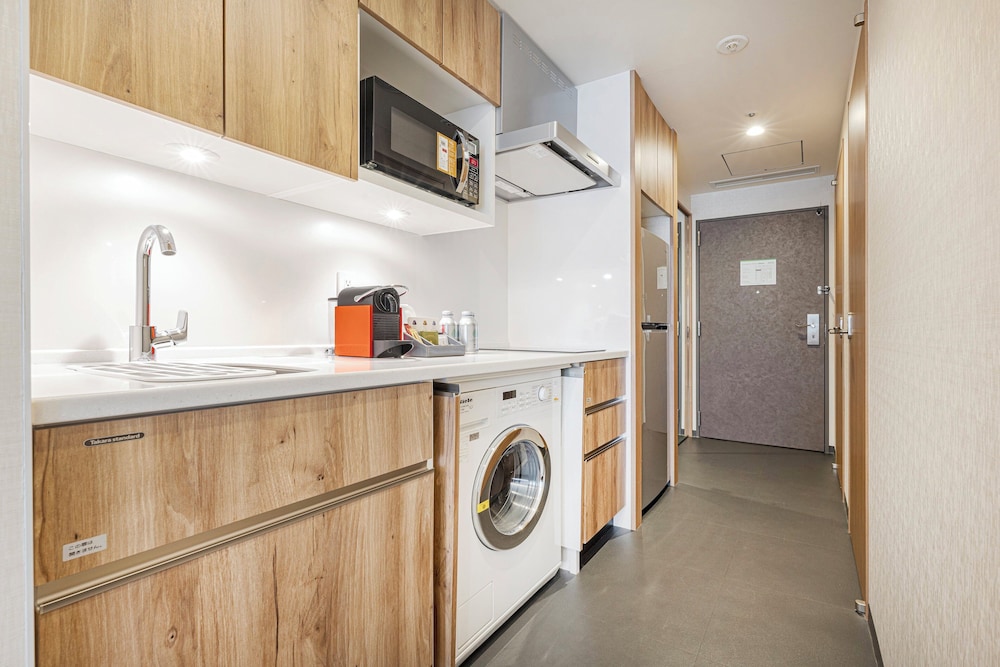 スタジオスイート 専用キッチン1 | ホリディ・イン & スイーツ新大阪 by IHG