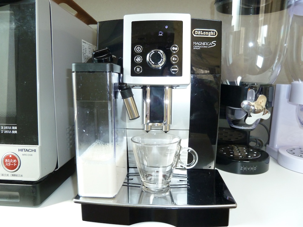 ツインルーム B 共用バスルーム&トイレ (最寄り駅：JR船橋駅 / 京成船橋駅) 客室の設備とサービス3 | カナロア船橋