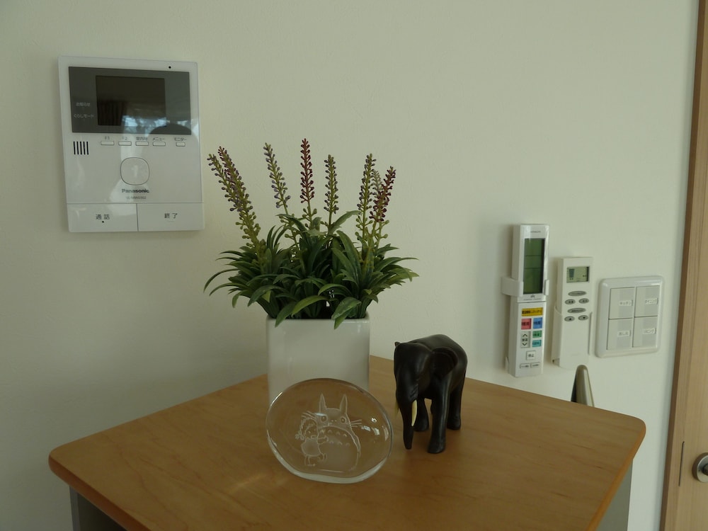 ツインルーム B 共用バスルーム&トイレ (最寄り駅：JR船橋駅 / 京成船橋駅) 客室の設備とサービス2 | カナロア船橋