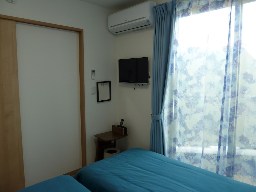 ツインルーム B 共用バスルーム&トイレ (最寄り駅：JR船橋駅 / 京成船橋駅) 客室4 | カナロア船橋