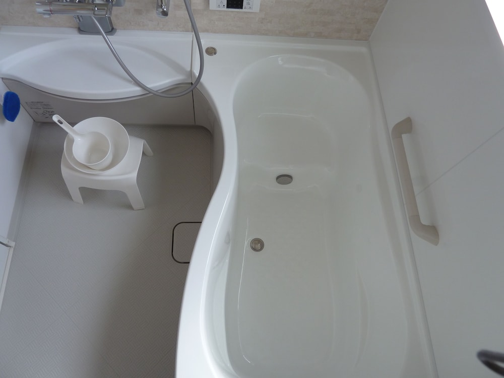 ツインルーム B 共用バスルーム&トイレ (最寄り駅：JR船橋駅 / 京成船橋駅) 共用バスルーム0 | カナロア船橋