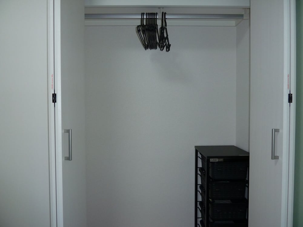 ツインルーム B 共用バスルーム&トイレ (最寄り駅：JR船橋駅 / 京成船橋駅) 客室の設備とサービス0 | カナロア船橋