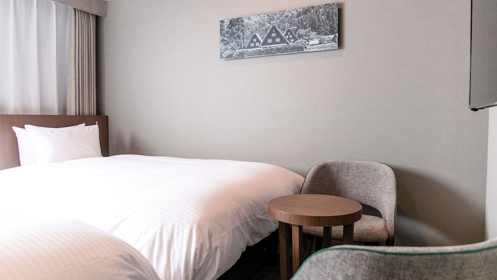 [禁煙] スーペリアツイン (ベッド幅120cm×2台 / 18sqm) 客室4 | KOKO HOTEL 飛騨高山