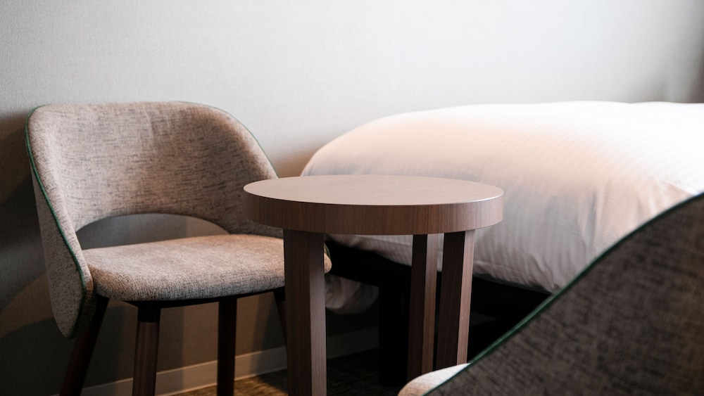 [禁煙] スタンダードツイン (ベッド幅100cm×2台 / 16sqm) 客室5 | KOKO HOTEL 飛騨高山