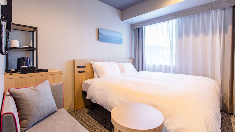 [禁煙] スタンダードクイーン (ベッド幅160cm×1台 / 14sqm) | KOKO HOTEL 飛騨高山