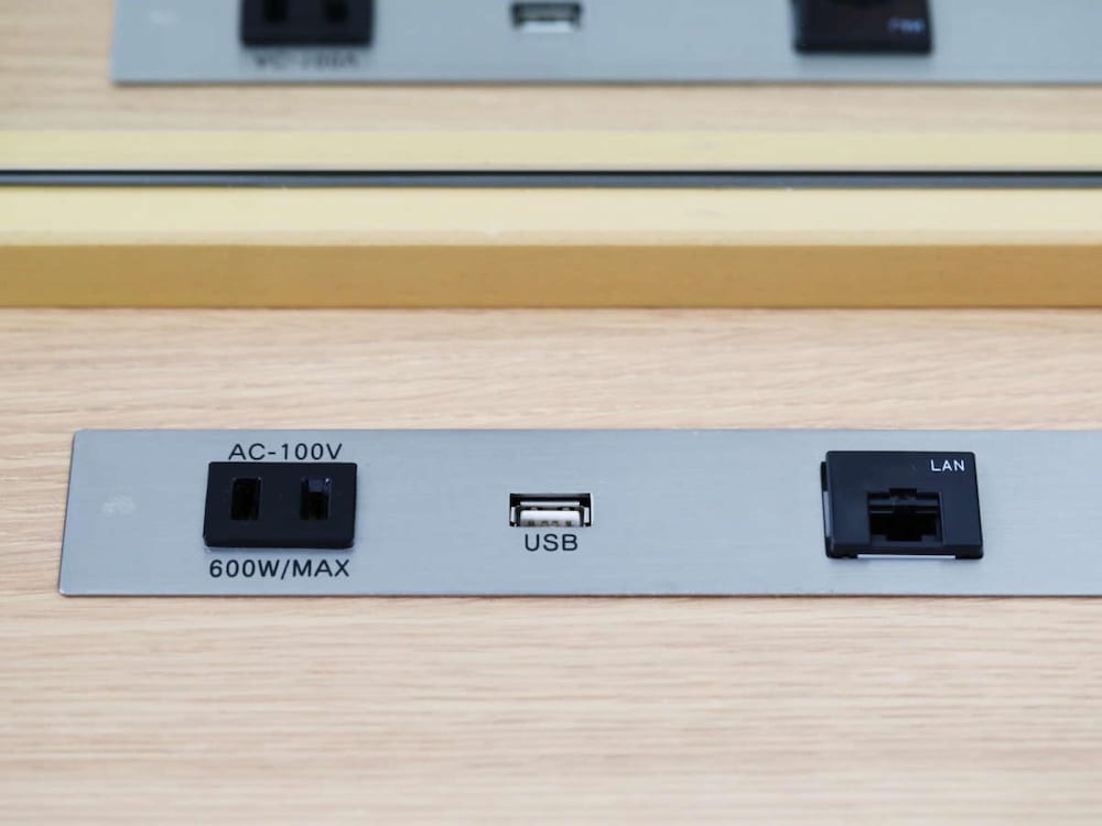 [禁煙] スタンダードツイン (ベッド幅100cm×2台 / 16sqm) 客室2 | KOKO HOTEL 飛騨高山