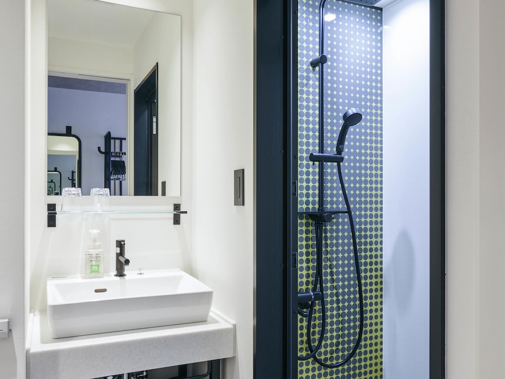 スタンダード ルーム ダブルベッド 1 台 禁煙 客室11 | イビススタイルズ名古屋