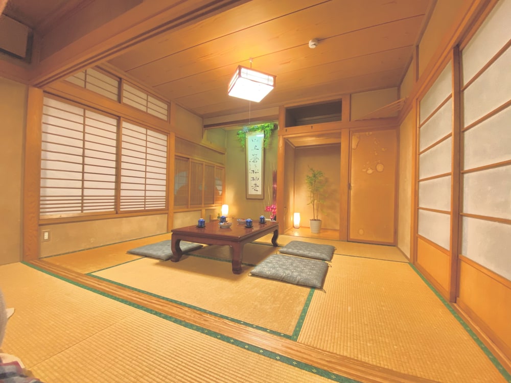 湯沢戸建 リビング エリア1 | ザ・ホテル湯沢パラディ―ソ