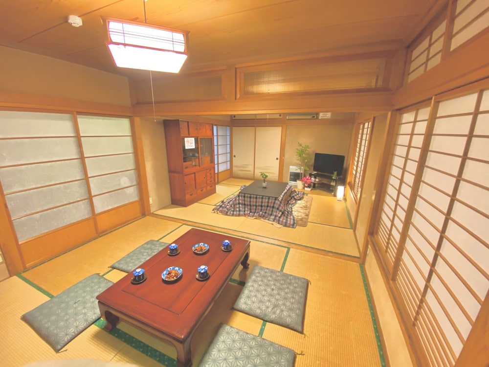 湯沢戸建 リビング エリア3 | ザ・ホテル湯沢パラディ―ソ