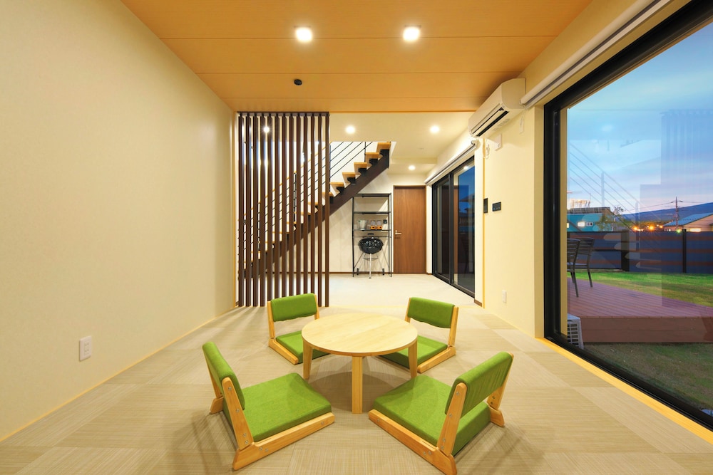 バルコニーヴィラ 富士山展望風呂付 - Type B 禁煙 リビング エリア0 | 富士グランヴィラ -TOKI-