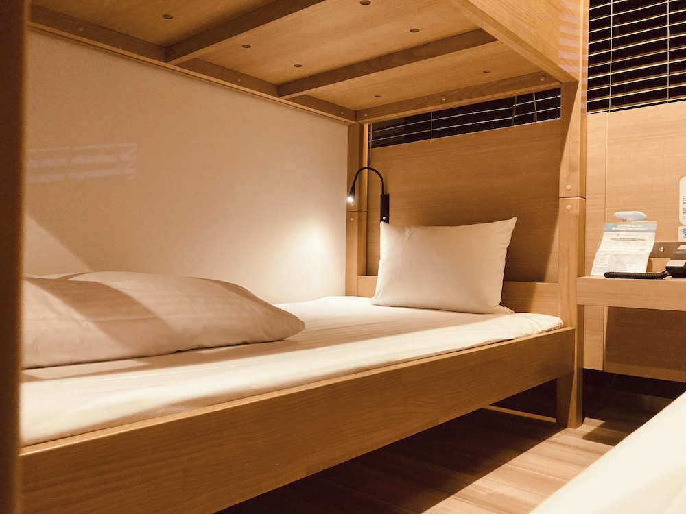 プレミアムルーム (2段ベッド2台) 客室8 | トリフィート ホテル & ポッド ニセコ