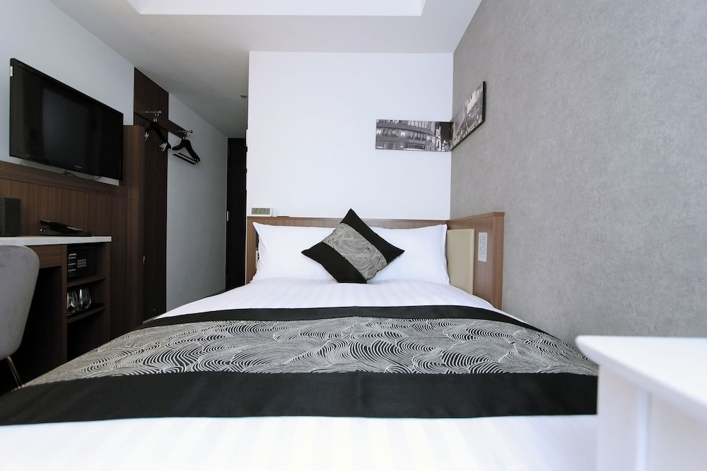 セミダブルルーム 禁煙 (美顔器付) | KOKO HOTEL 銀座一丁目